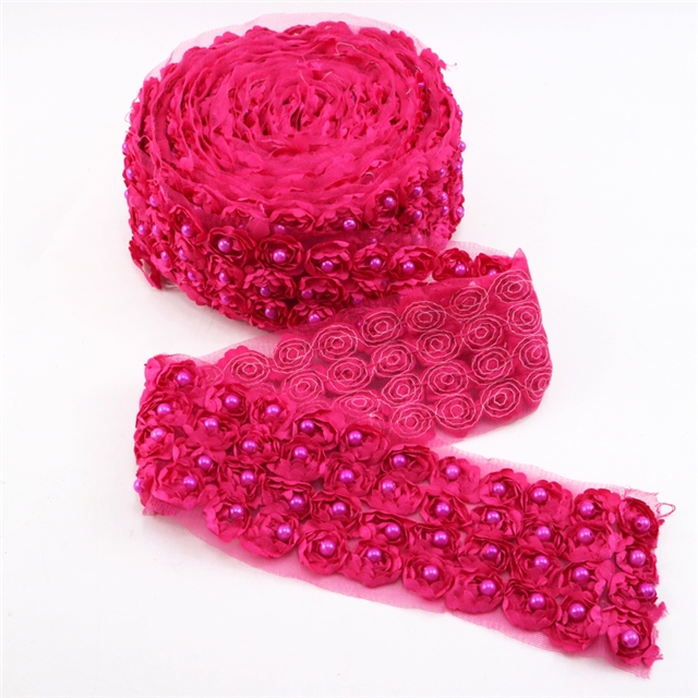 Tramo de Rosas Pequeñas Con Perlas Fresa