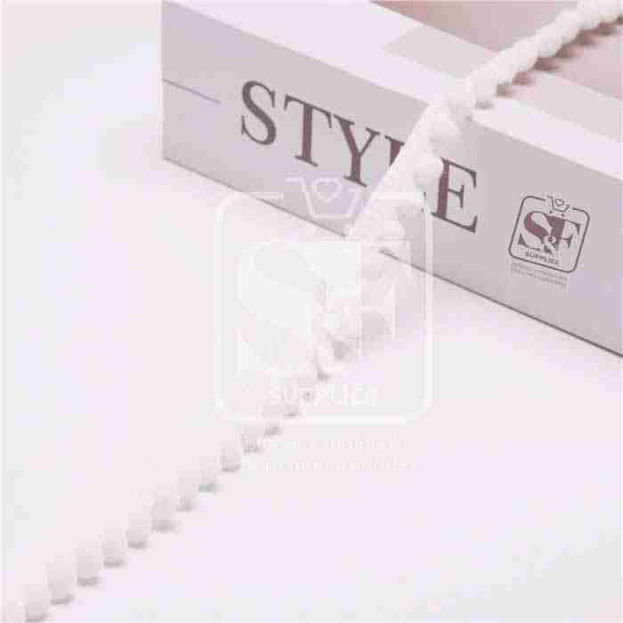 Yarda de Bies con Mini Pomponcitos Blanco