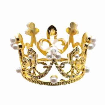 Corona Dorada con Cristales y Perlas