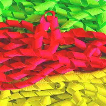 Paquete con 12 Yardas de Listón Neón Rizado