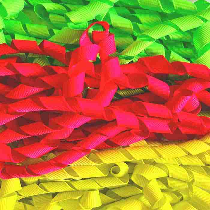 Paquete con 12 Yardas de Listón Neón Rizado