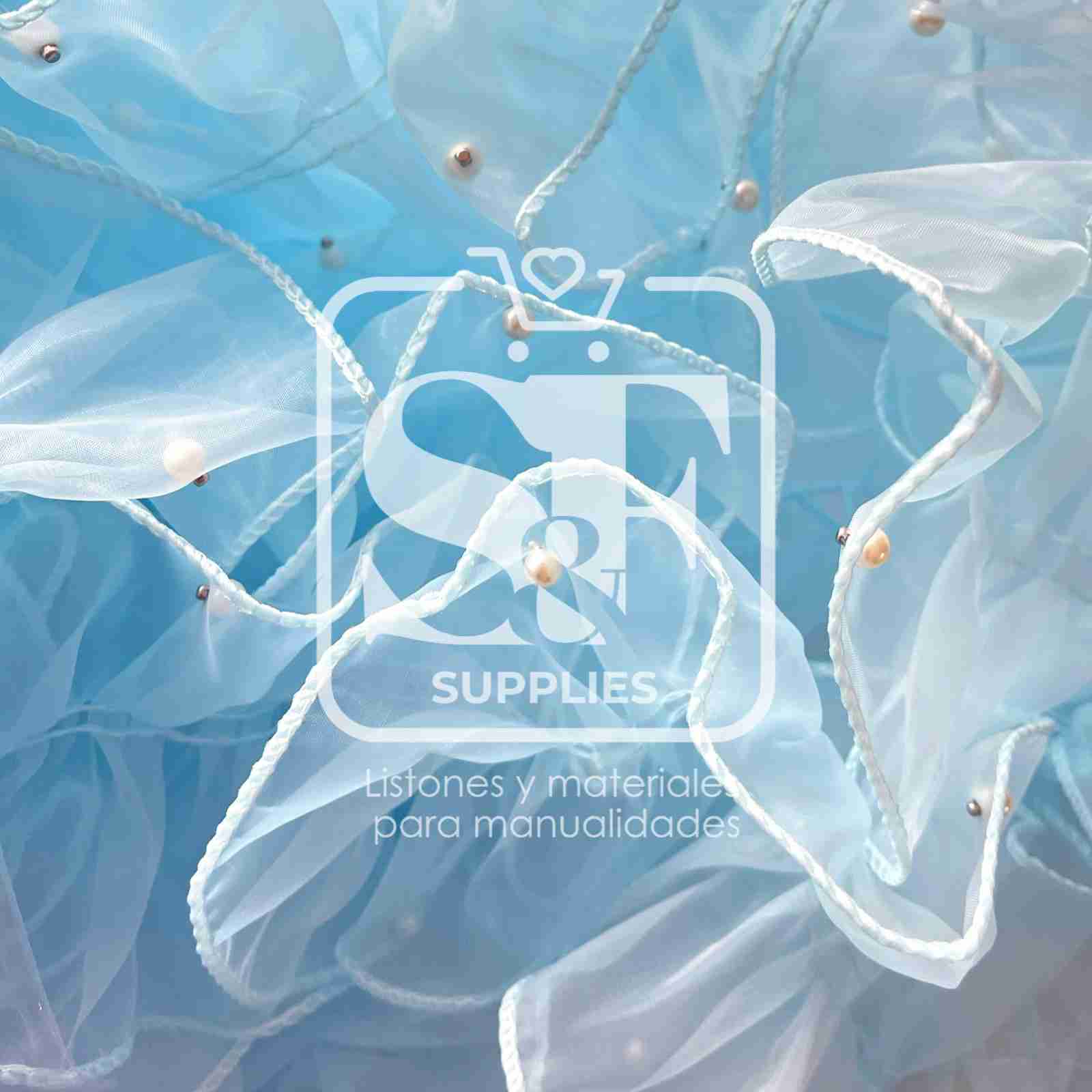 Yarda de Organza Cielo Con Perlas
