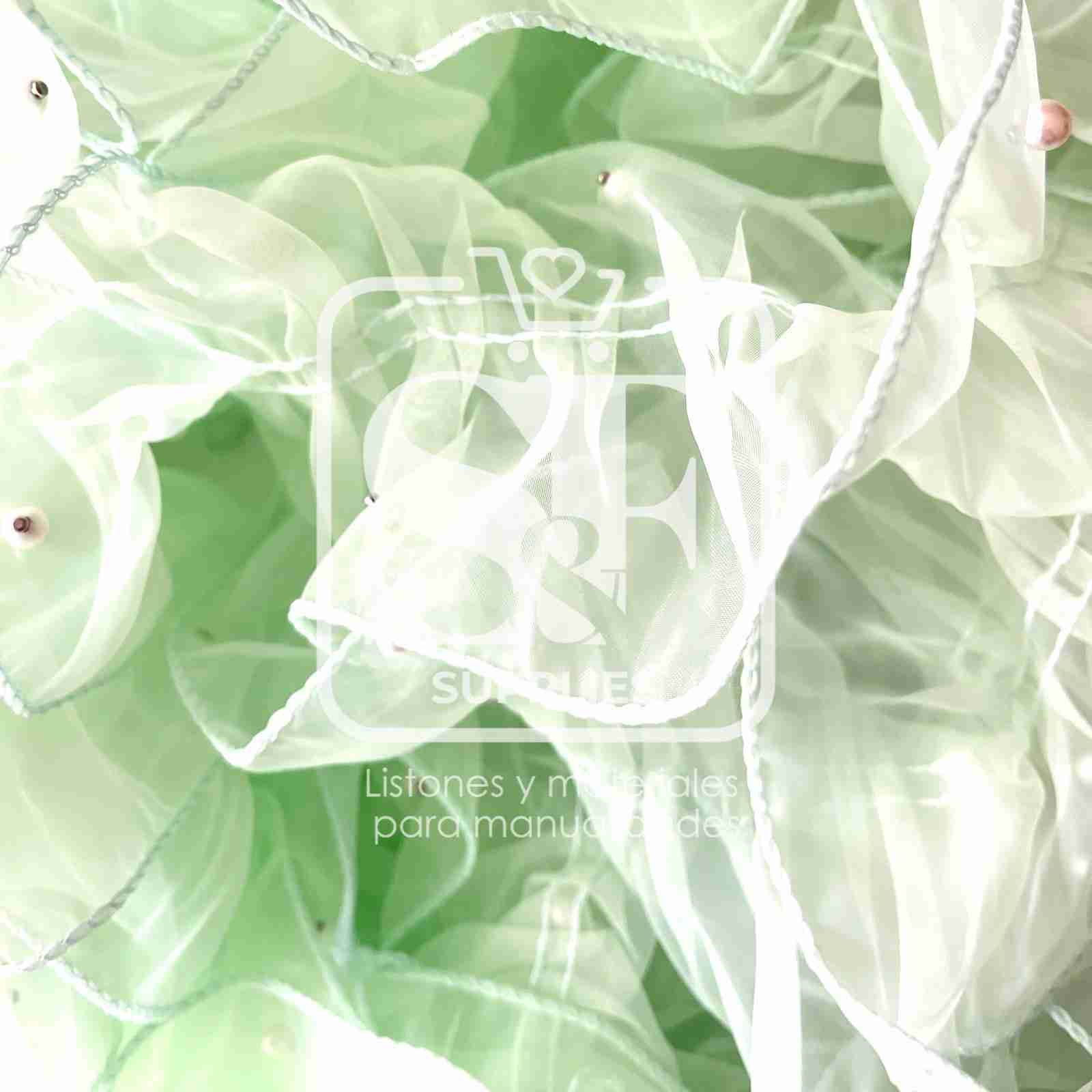 Yarda de Organza Menta Con Perlas