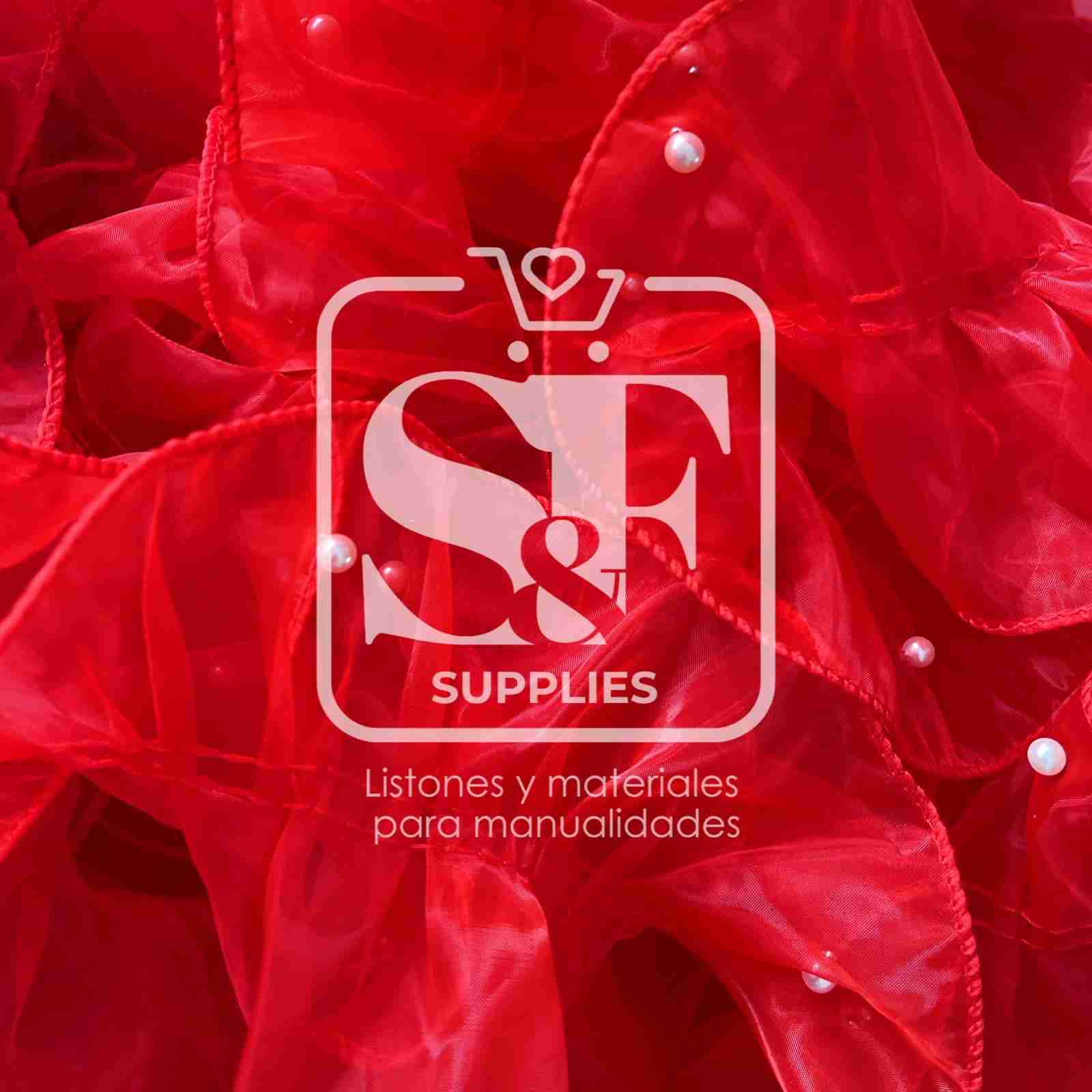 Yarda de Organza Rojo Con Perlas