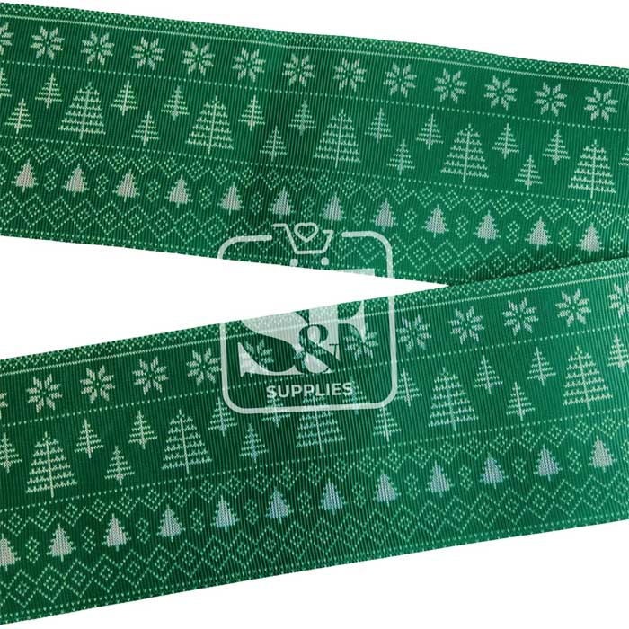 Yarda de Listón Estampado 7.5cm Verde Navideño y Pinos