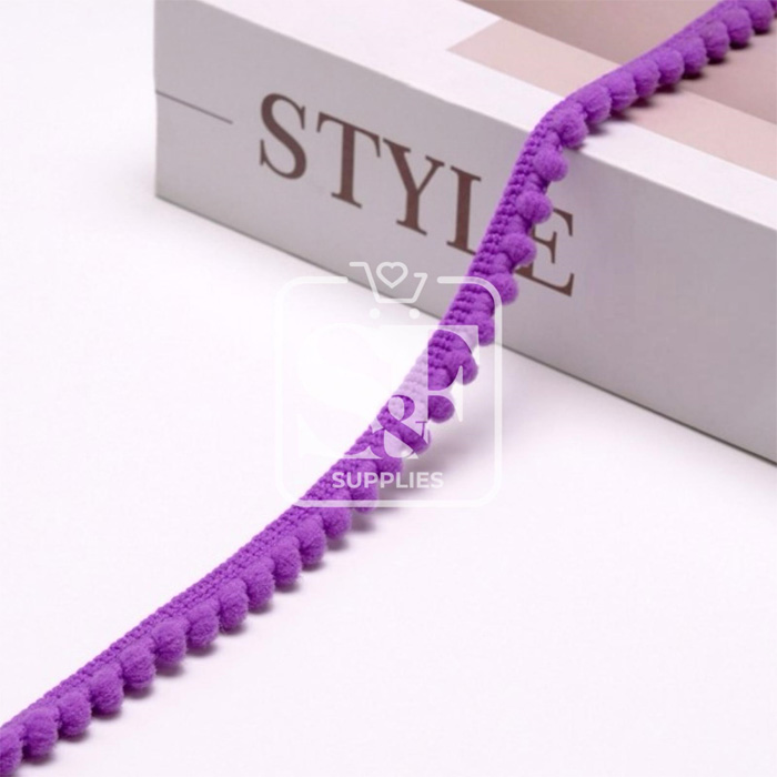 Yarda de Bies con Mini Pomponcitos Morado