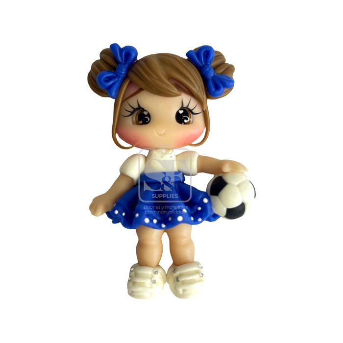 Niña con Vestido Azul y Balón de Fut